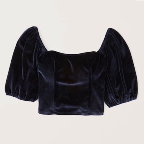Abercrombie puff sleeve crop top. Holiday top - Picture 2 of 5